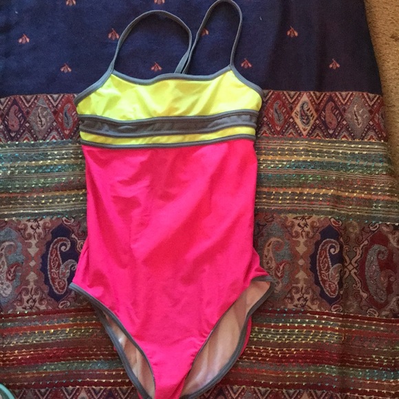 Girl’s One Piece Bathing Suit With Additional Wrap Skirt- by Malibu- Size 18 1/2 - Picture 3 of 10